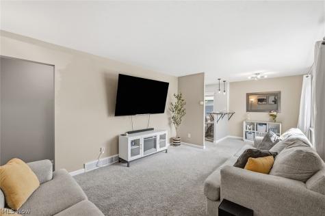5882 Middlebrook Boulevard Brook Park OH 44142