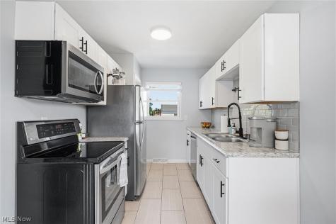 5882 Middlebrook Boulevard Brook Park OH 44142