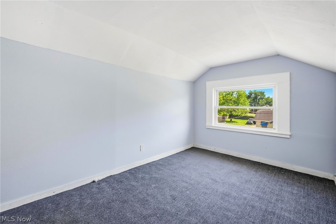 2645 Draper Street SE Warren OH 44484