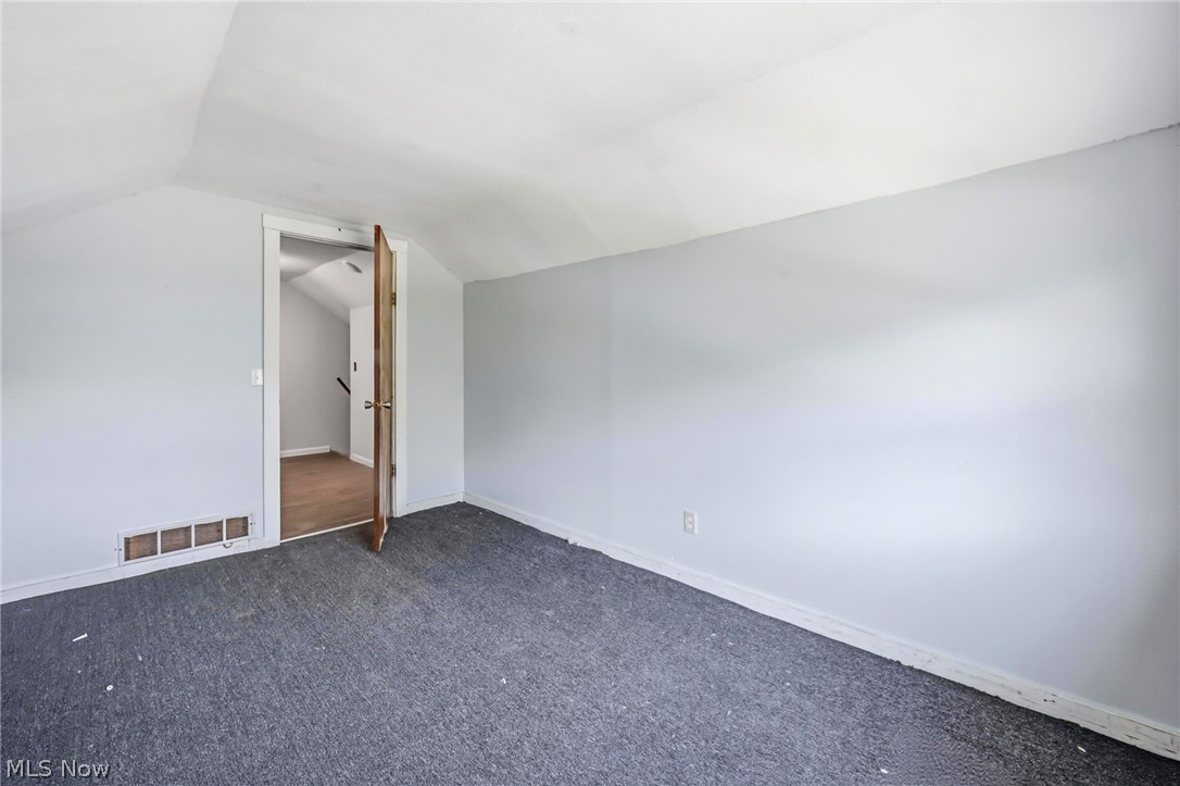 2645 Draper Street SE Warren OH 44484