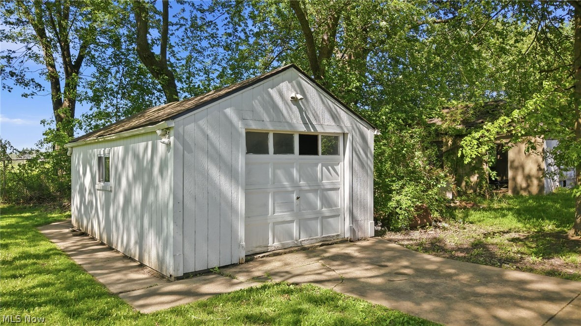 2645 Draper Street SE Warren OH 44484