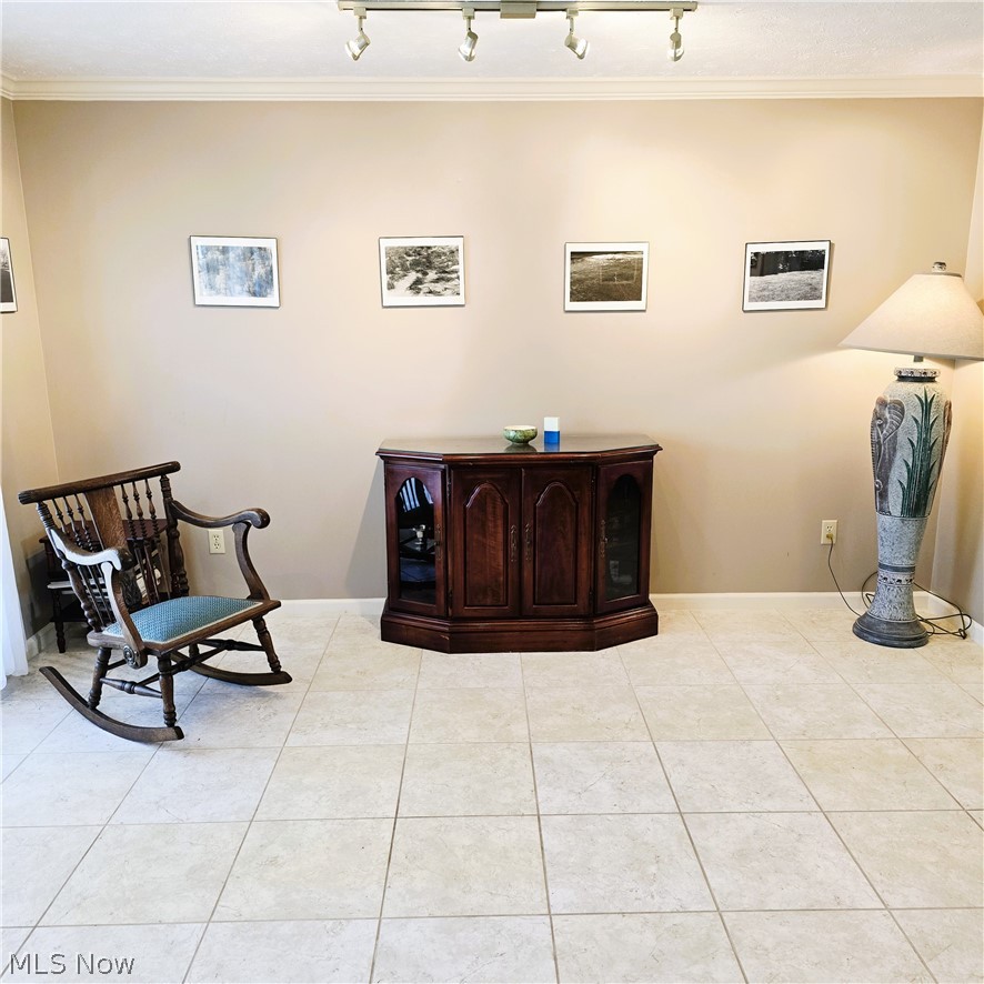 9898 Lakeview Circle Strongsville OH 44136