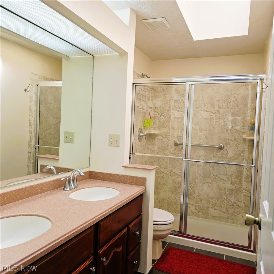 9898 Lakeview Circle Strongsville OH 44136