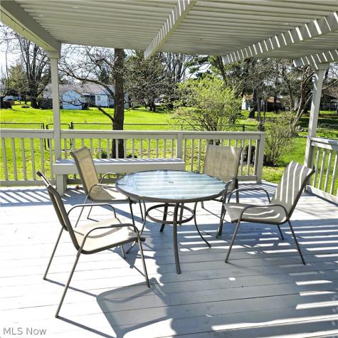 9898 Lakeview Circle Strongsville OH 44136