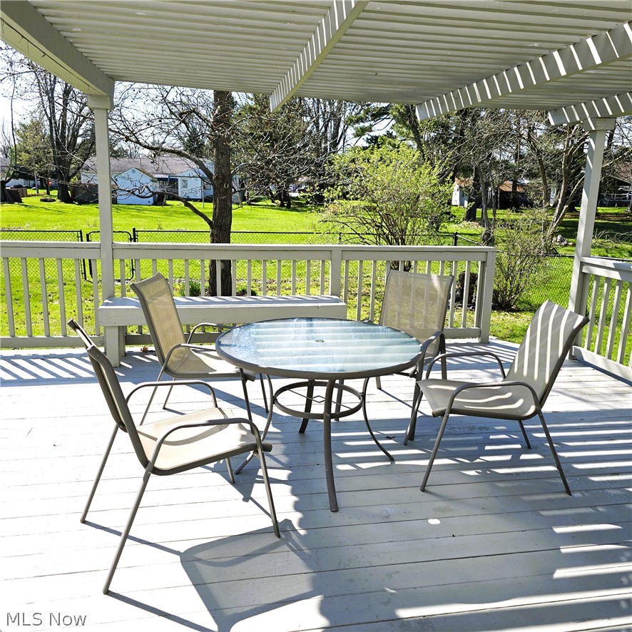 9898 Lakeview Circle Strongsville OH 44136