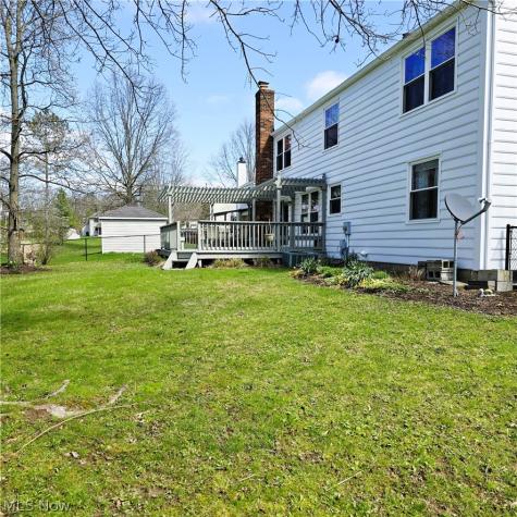 9898 Lakeview Circle Strongsville OH 44136