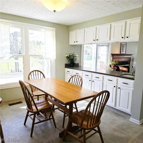 9898 Lakeview Circle Strongsville OH 44136