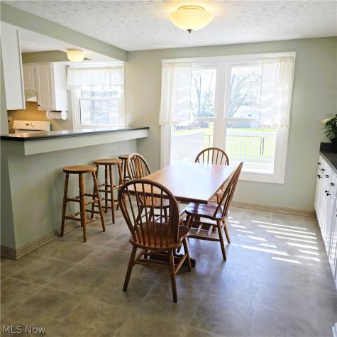 9898 Lakeview Circle Strongsville OH 44136