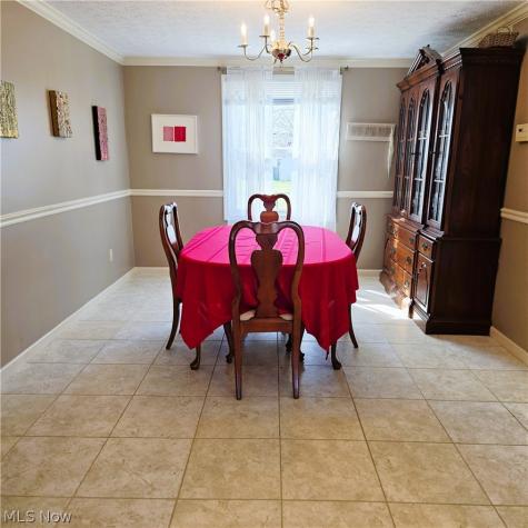 9898 Lakeview Circle Strongsville OH 44136