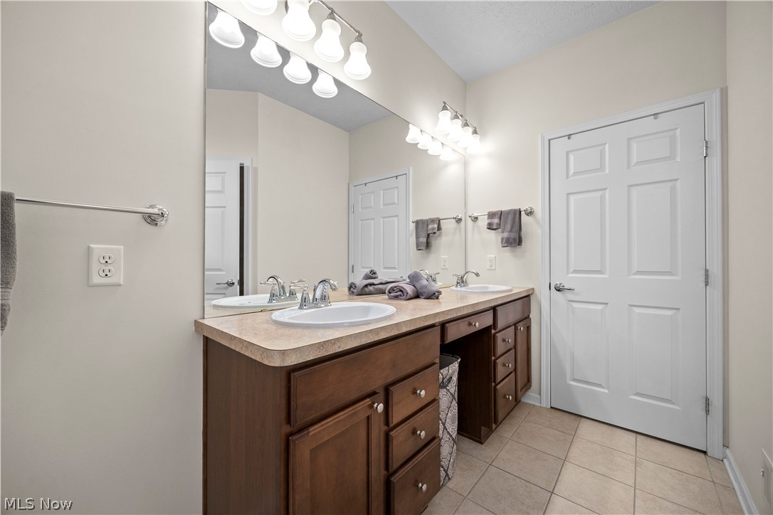 9099 Vernon Hill North Ridgeville OH 44039
