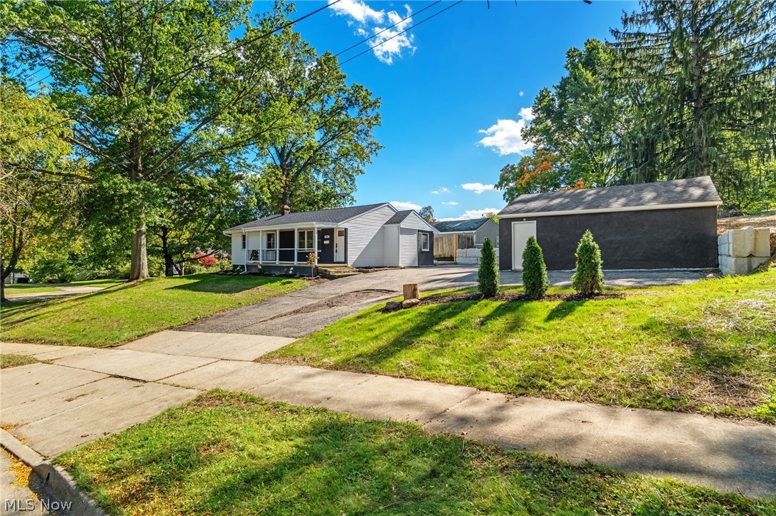 164 High Grove Boulevard Akron OH 44312