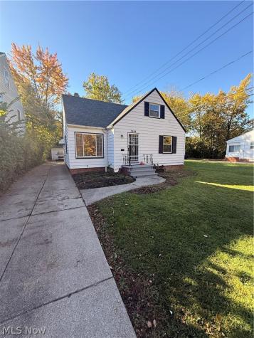 3694 Grosvenor Road Cleveland Heights OH 44118