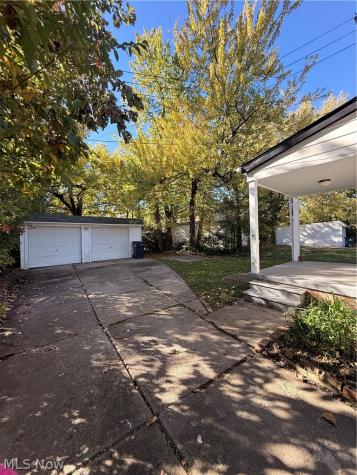 3694 Grosvenor Road Cleveland Heights OH 44118