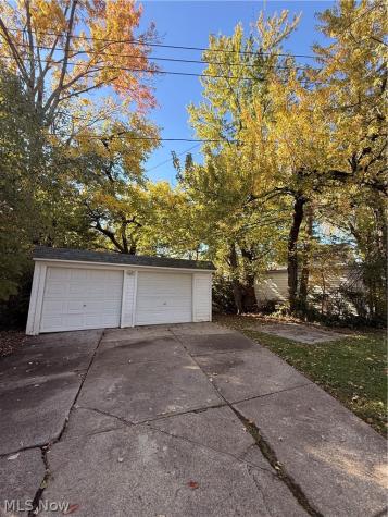 3694 Grosvenor Road Cleveland Heights OH 44118