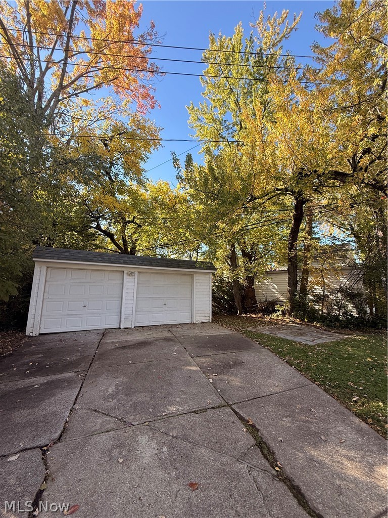3694 Grosvenor Road Cleveland Heights OH 44118