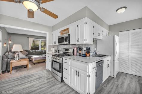 342 Inwood Boulevard Avon Lake OH 44012
