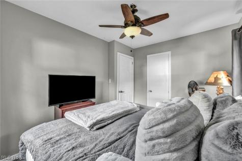 342 Inwood Boulevard Avon Lake OH 44012