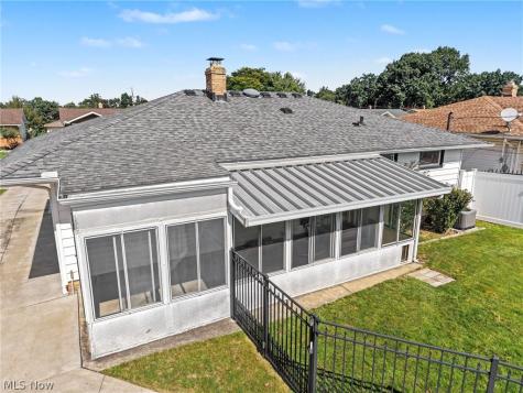 578 E Hillsdale Avenue Seven Hills OH 44131