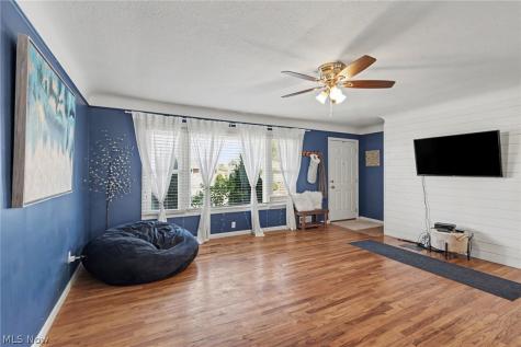578 E Hillsdale Avenue Seven Hills OH 44131