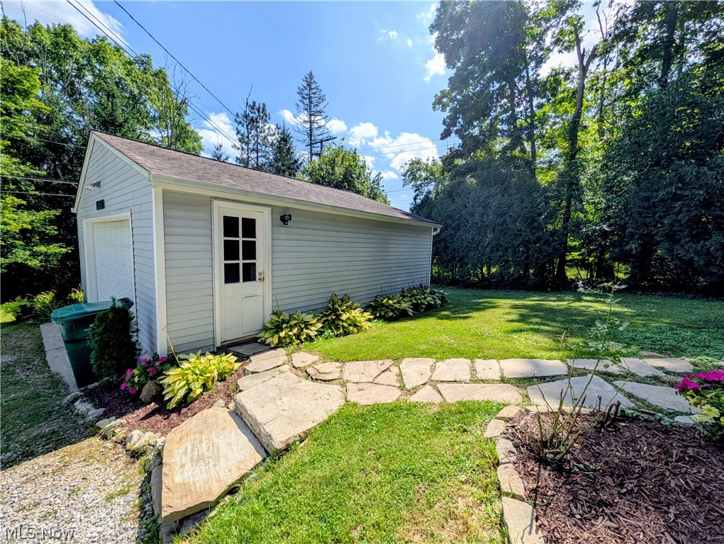 11650 Chestnutdale Road Chardon OH 44024