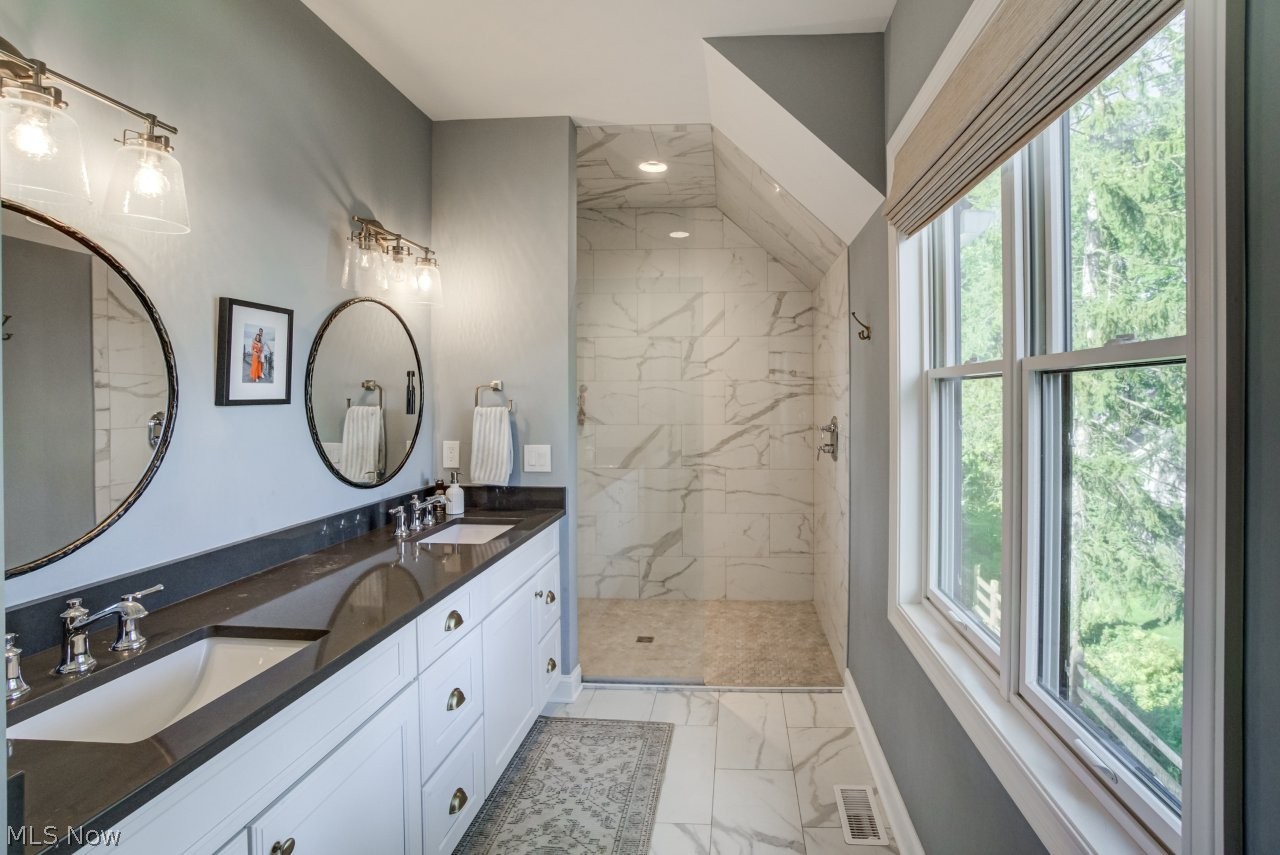 88 Hall Street Chagrin Falls OH 44022
