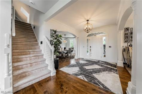 915 Creek View Drive Aurora OH 44202