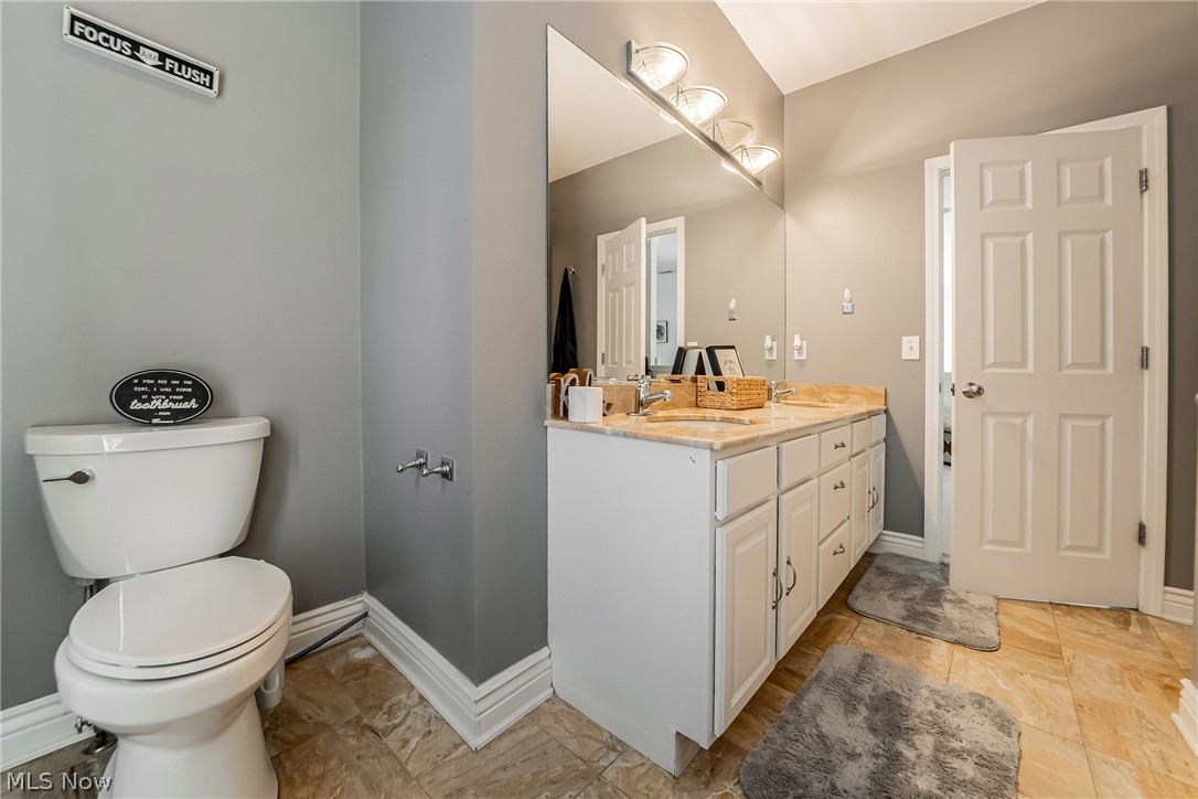 915 Creek View Drive Aurora OH 44202