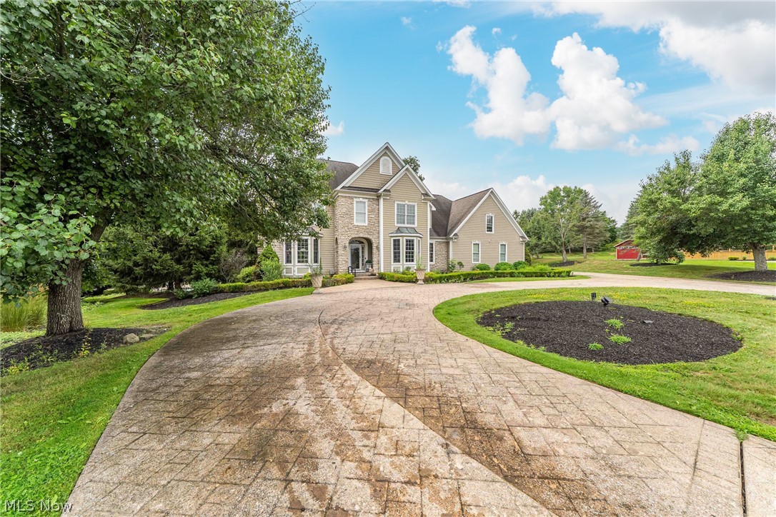 915 Creek View Drive Aurora OH 44202