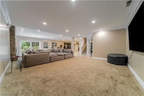915 Creek View Drive Aurora OH 44202