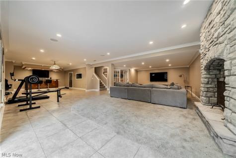 915 Creek View Drive Aurora OH 44202