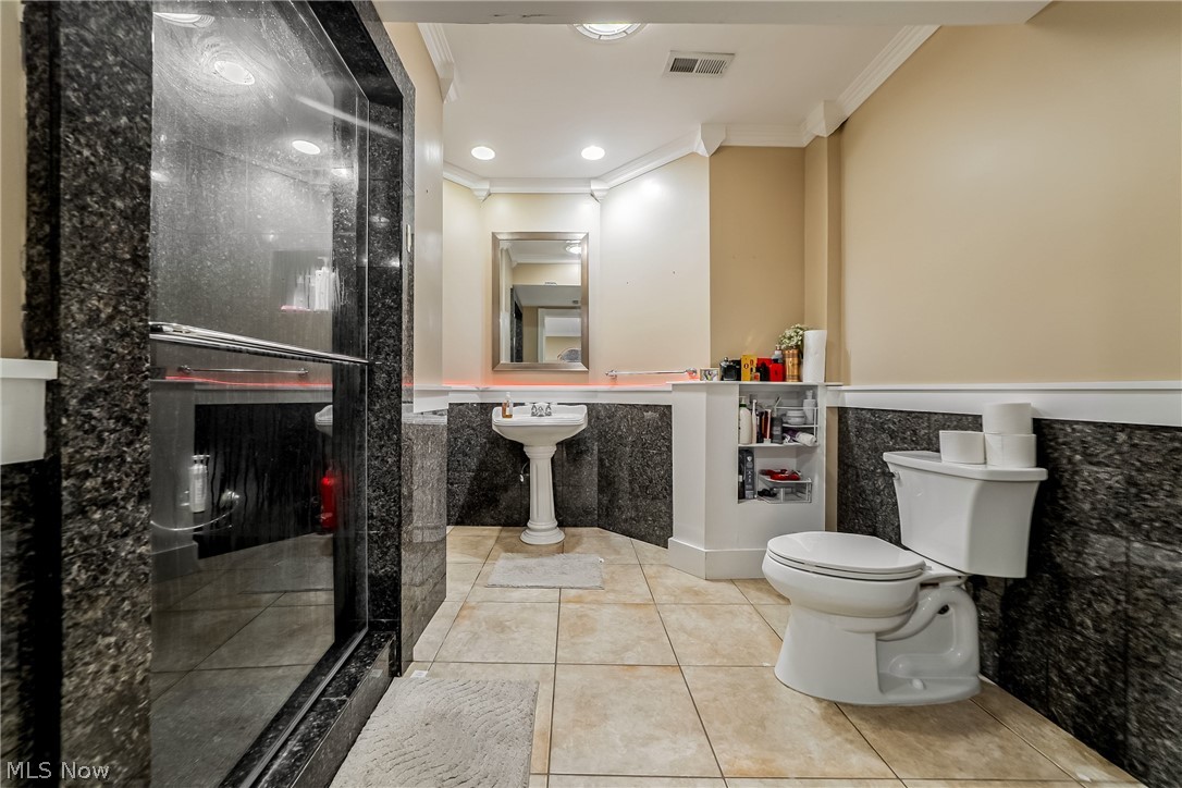 915 Creek View Drive Aurora OH 44202