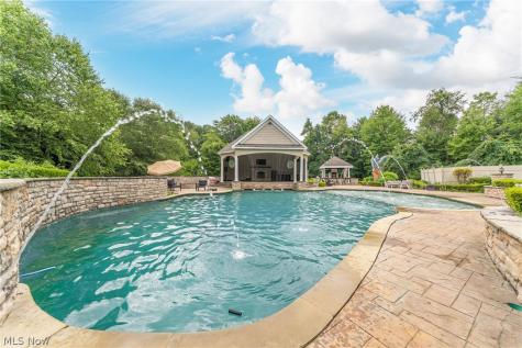 915 Creek View Drive Aurora OH 44202