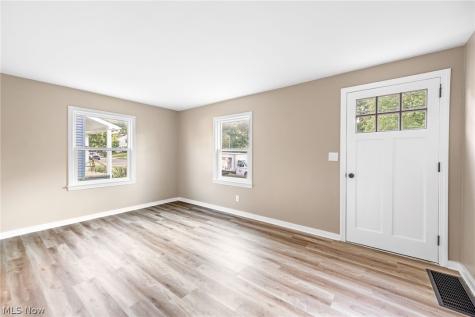 1632 Redwood Avenue Akron OH 44301