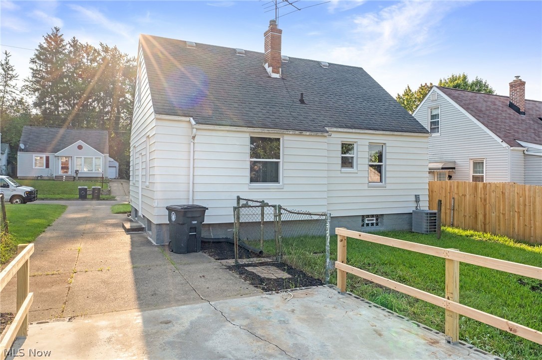 1632 Redwood Avenue Akron OH 44301