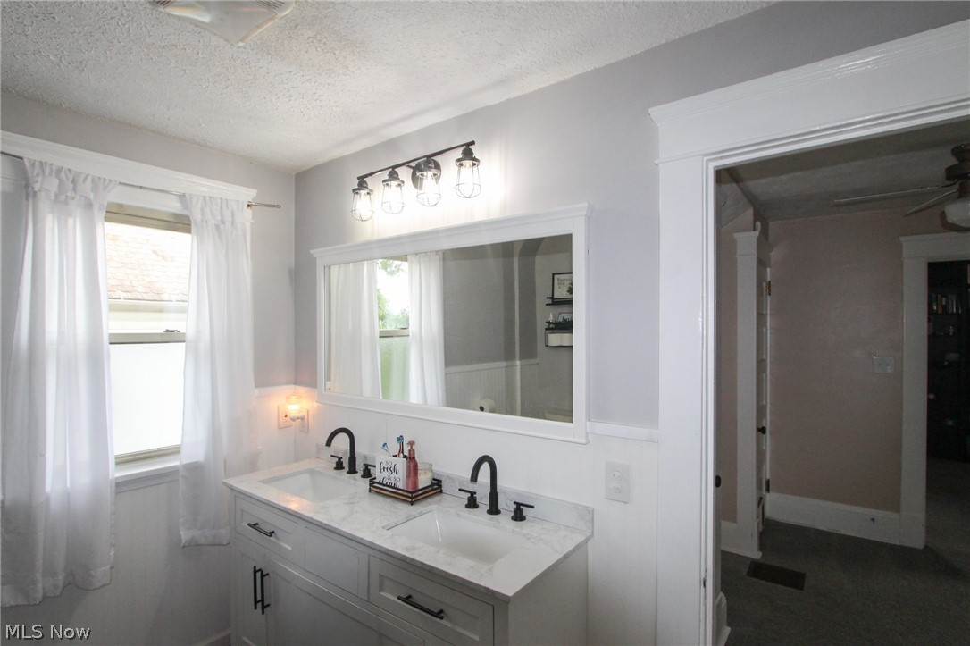 1195 Cleveland Street Salem OH 44460