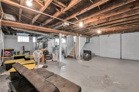 18950 Meredith Avenue Euclid OH 44119