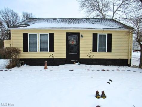 5211 Hecock Avenue Lorain OH 44055