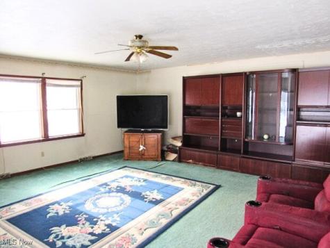 5211 Hecock Avenue Lorain OH 44055