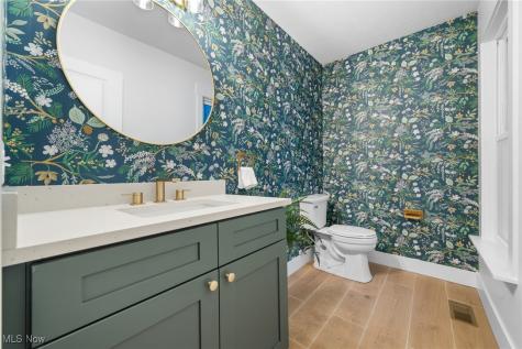 7421 Herman Avenue Cleveland OH 44102