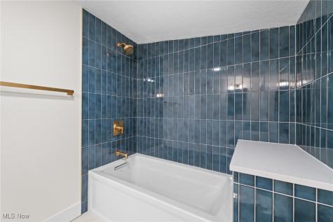 7421 Herman Avenue Cleveland OH 44102