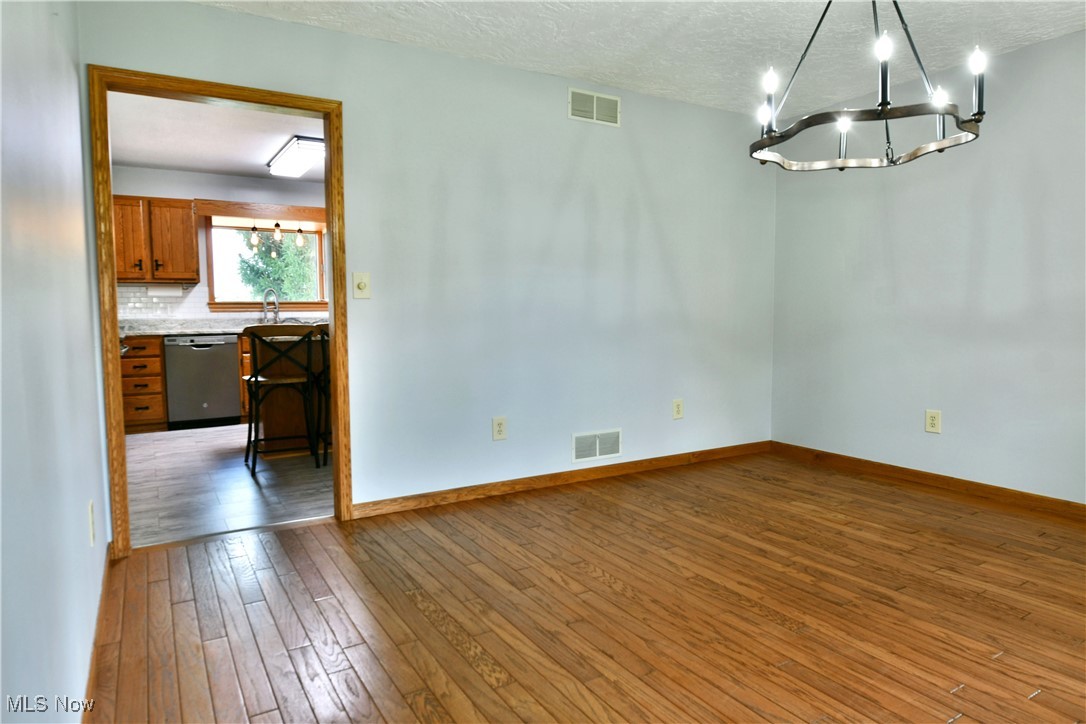 2486 Waynewood Drive NE Fowler OH 44418
