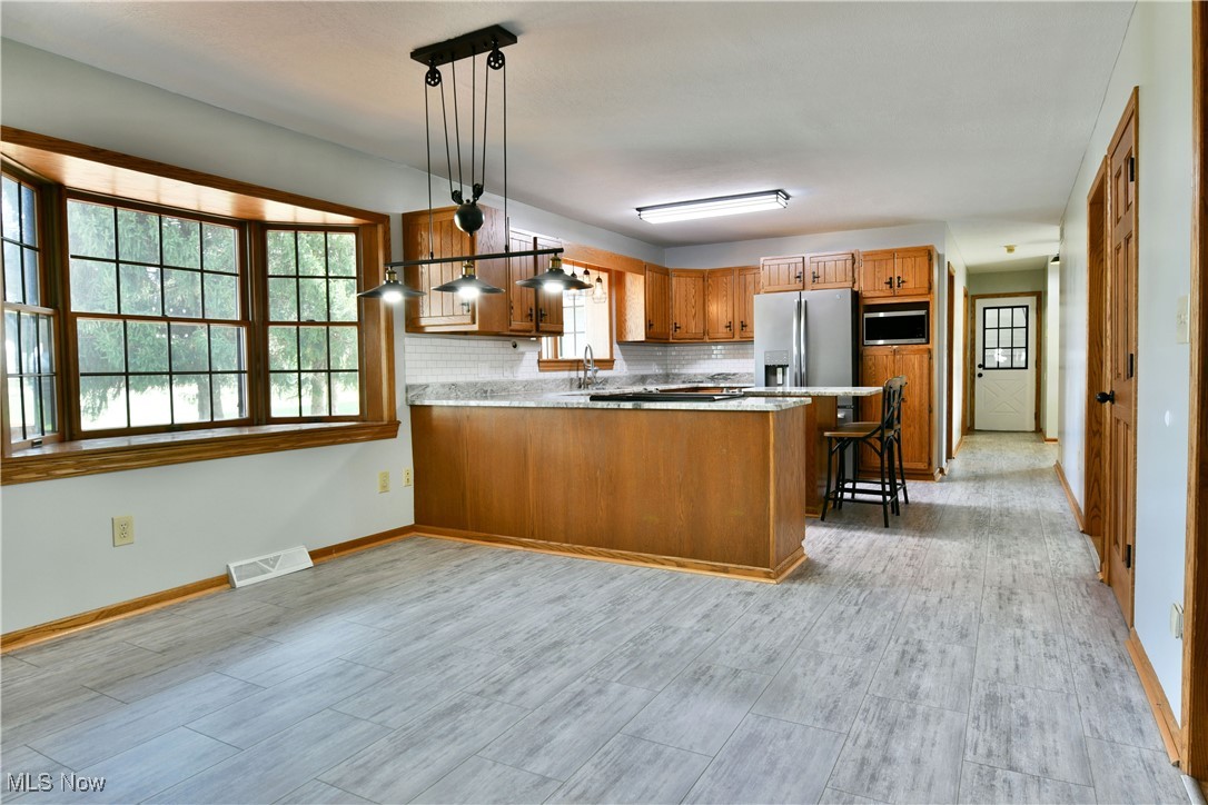2486 Waynewood Drive NE Fowler OH 44418