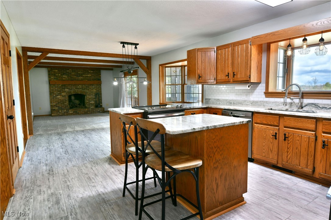 2486 Waynewood Drive NE Fowler OH 44418