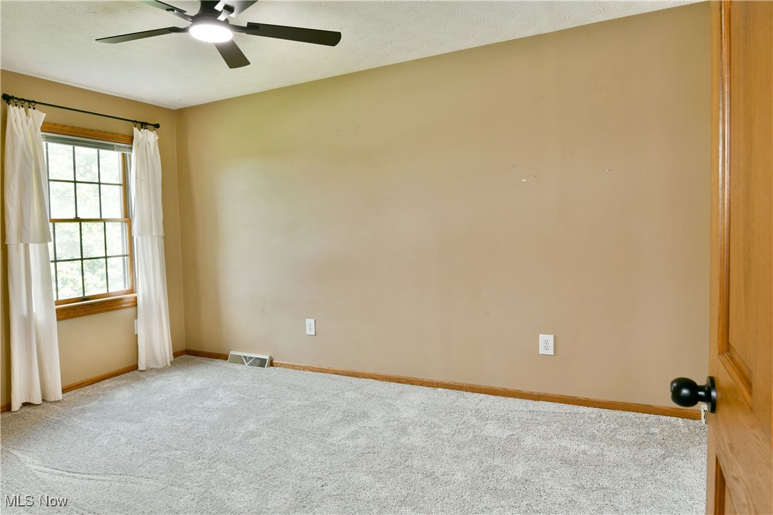 2486 Waynewood Drive NE Fowler OH 44418