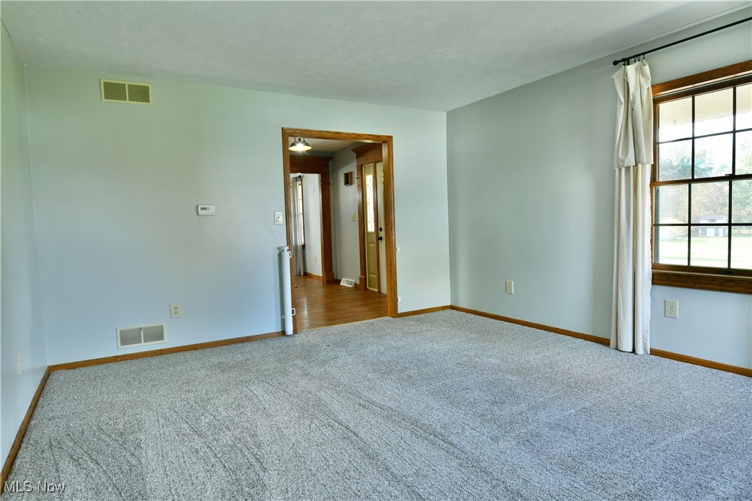 2486 Waynewood Drive NE Fowler OH 44418