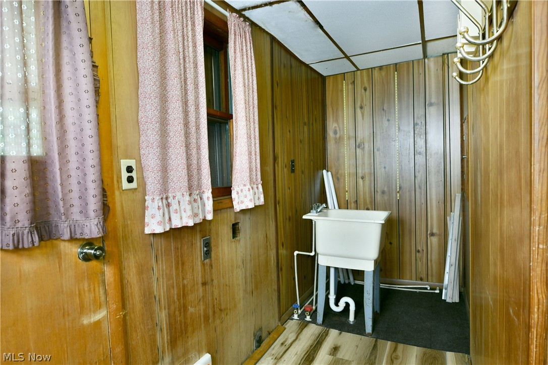 794 N Stateline Road Masury OH 44438