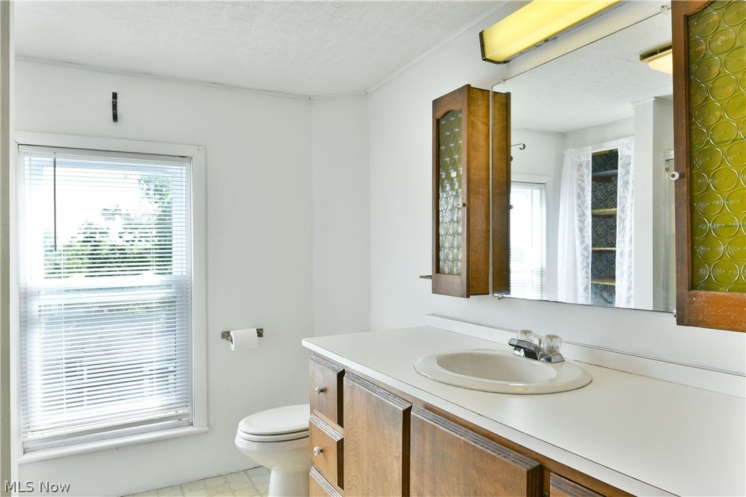 794 N Stateline Road Masury OH 44438