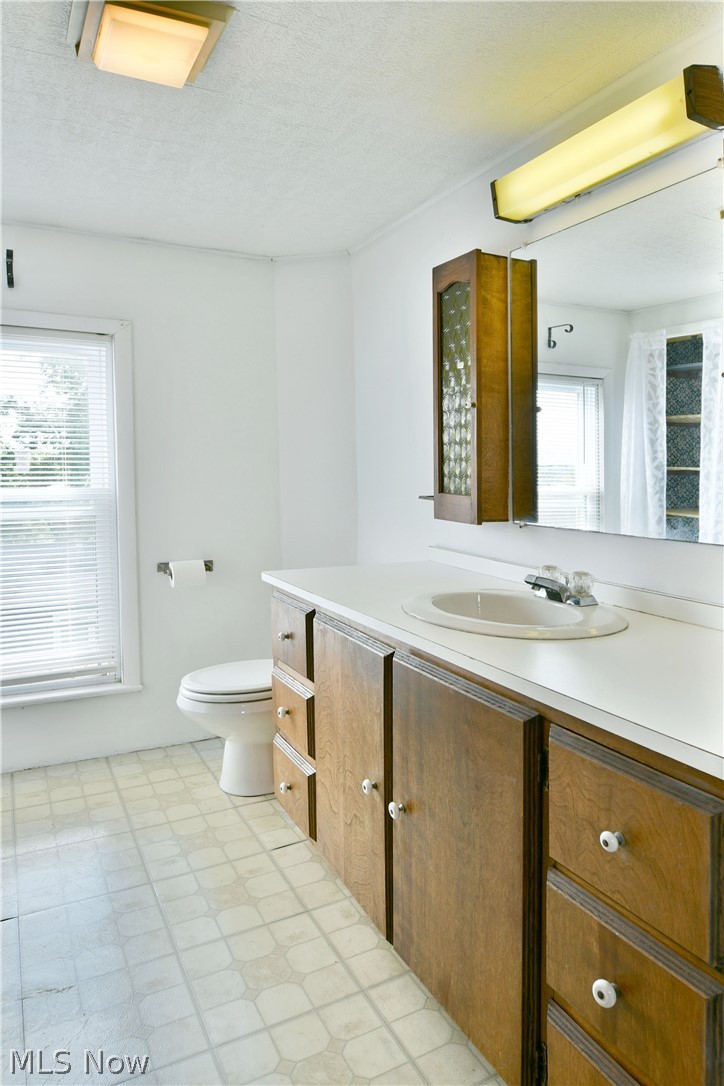 794 N Stateline Road Masury OH 44438