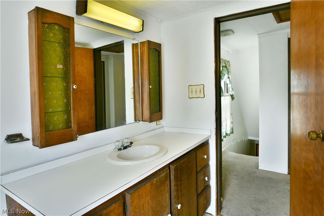 794 N Stateline Road Masury OH 44438