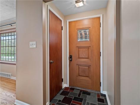 7393 Nethersole Drive Middleburg Heights OH 44130